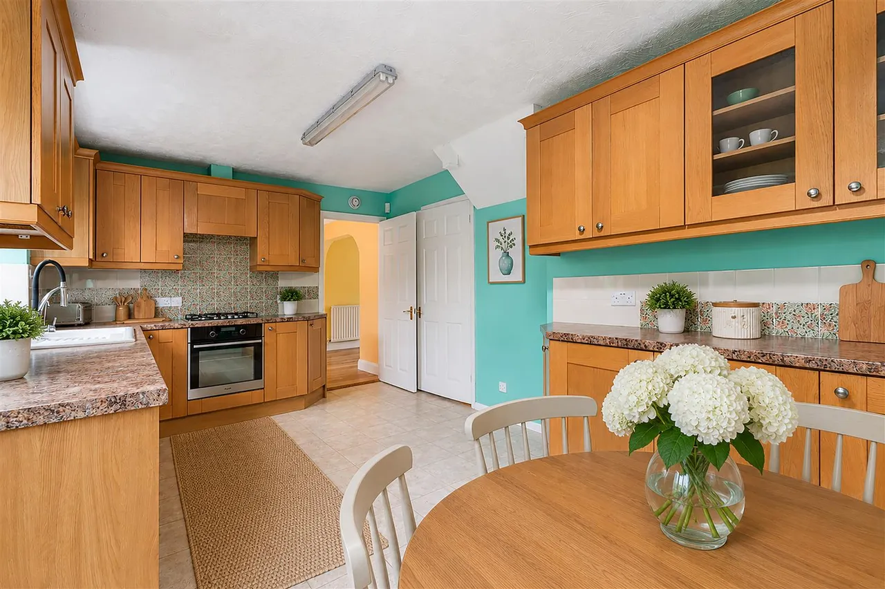 Oak Road, Chippenham, SN14, photo 3
