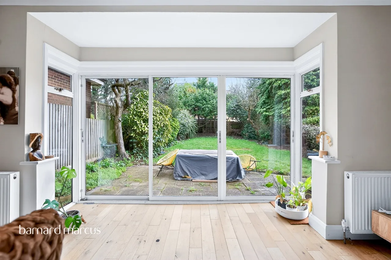 Osidge Lane, London, N14, photo 13