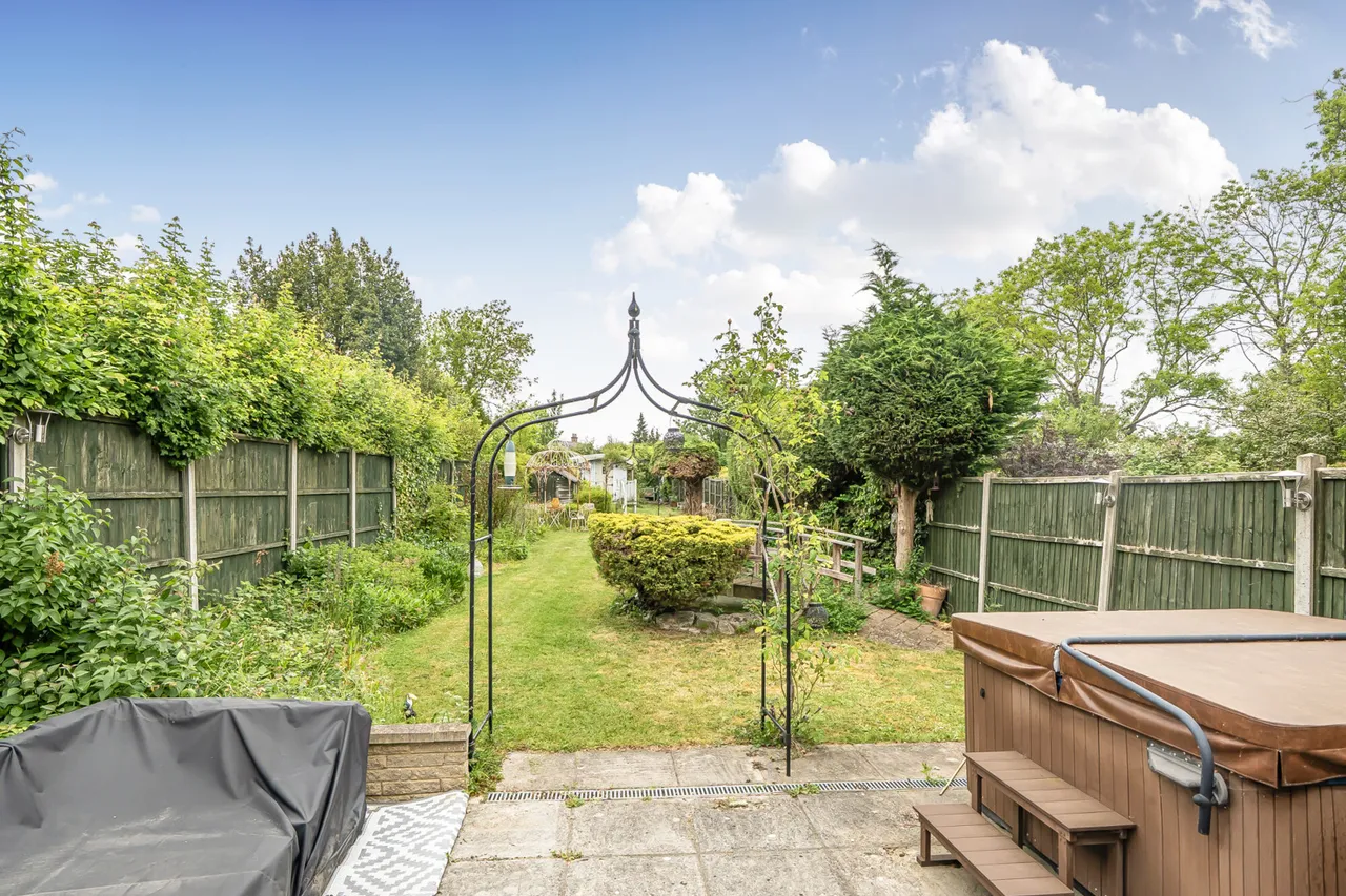 Rickmansworth Road, Northwood, HA6, photo 25