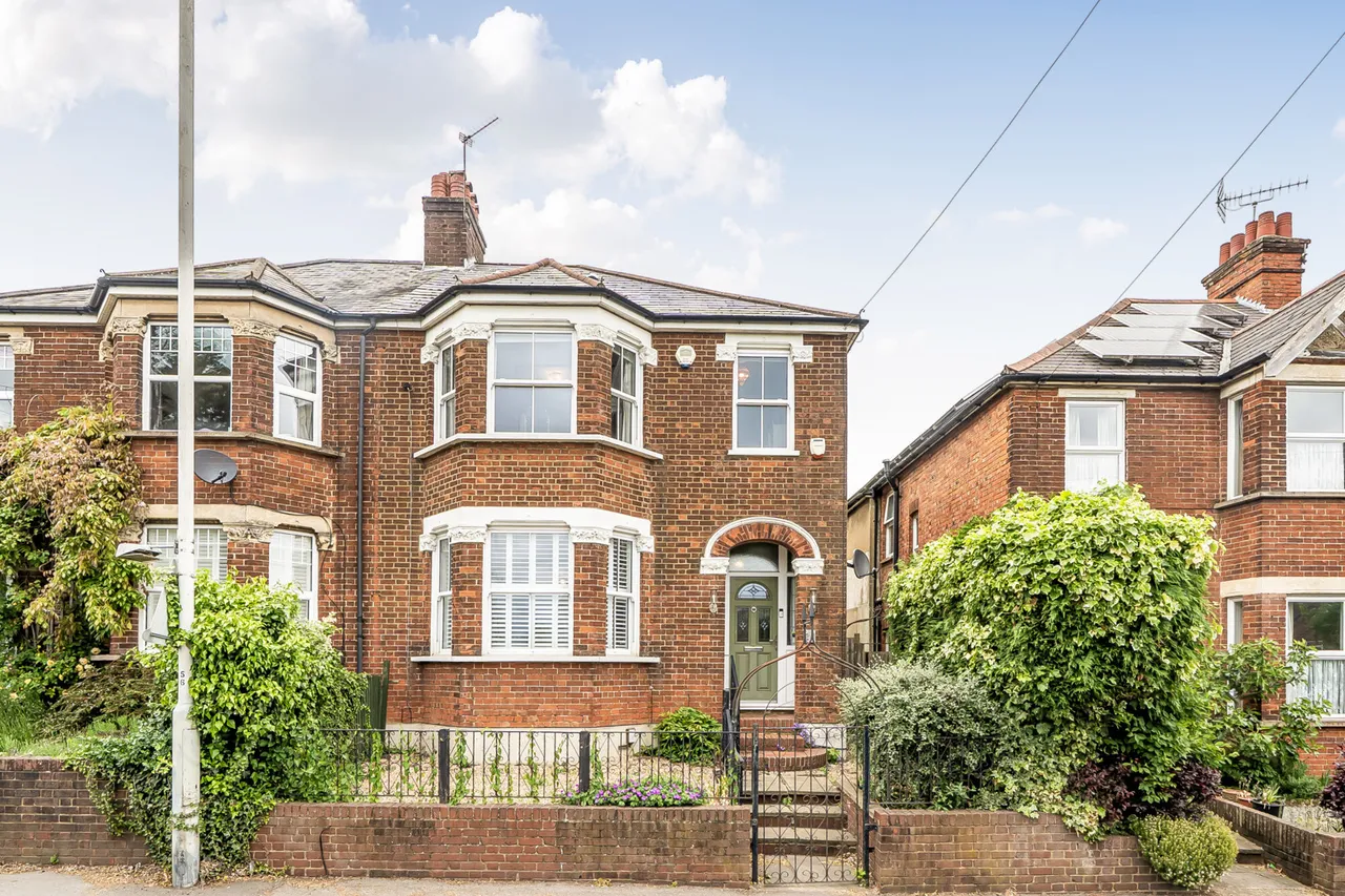 4 bed house for sale, Rickmansworth Road, Northwood, HA6
