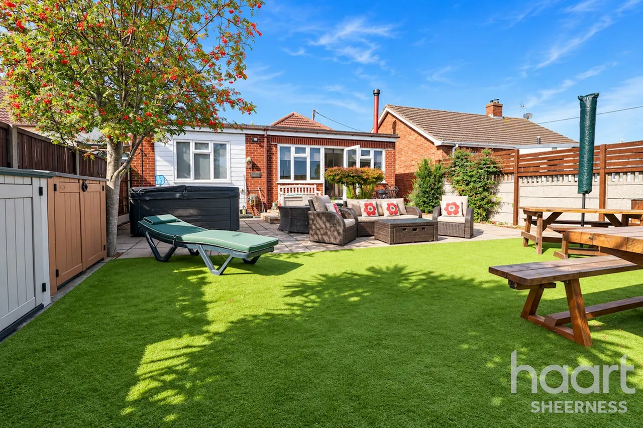 2 bed house for sale, Parsonage Chase, Minster, ME12
