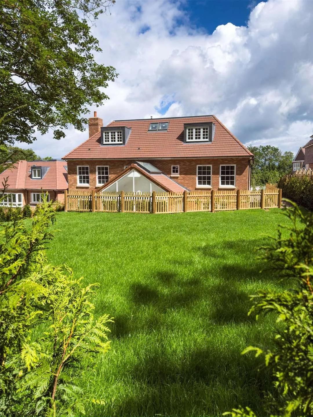 The Senses, Kiln Lane, Bourne End, Buckinghamshire, SL8 5JE, photo 2