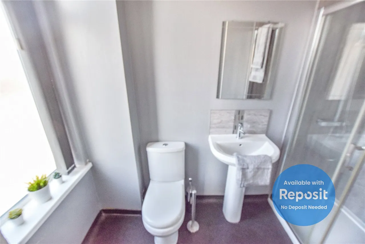 Eldon Place, Eccles, M30, photo 3