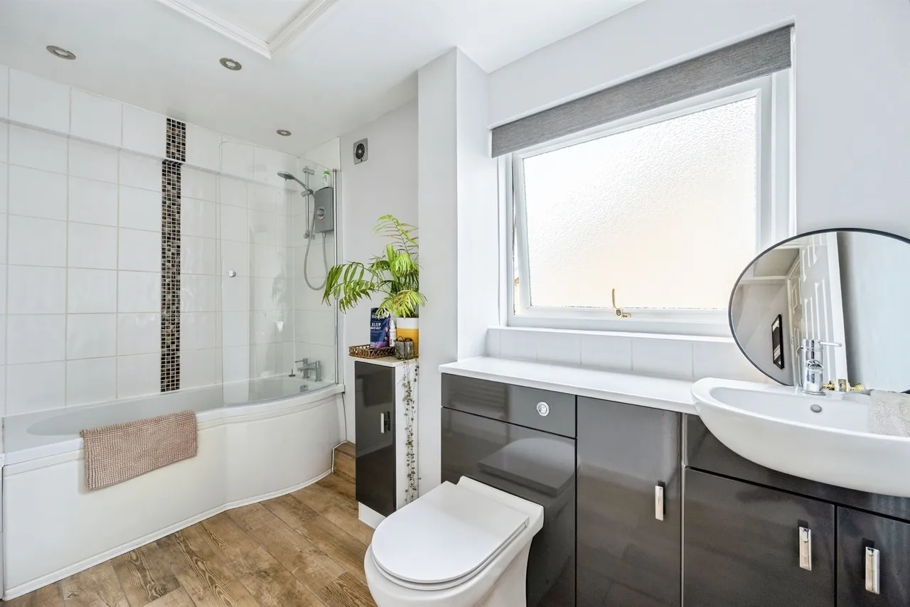 The Ridings, Kington St. Michael, SN14, photo 15