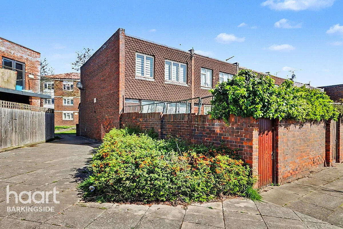 Haldon Close, Chigwell, IG7, photo 14