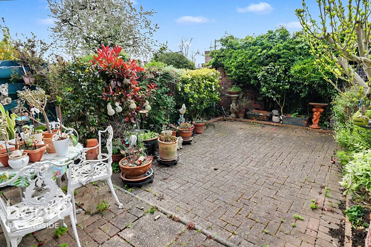 Haldon Close, Chigwell, IG7, photo 16