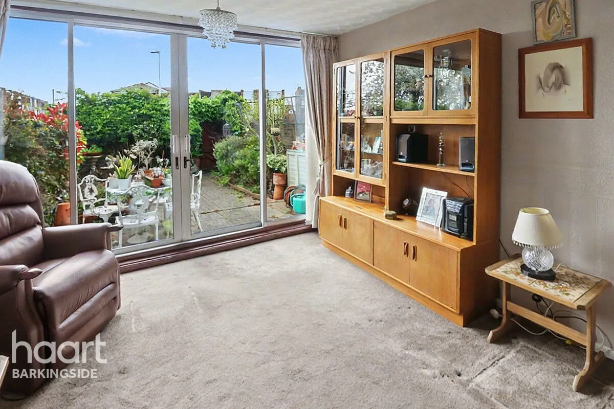 Haldon Close, Chigwell, IG7, photo 4