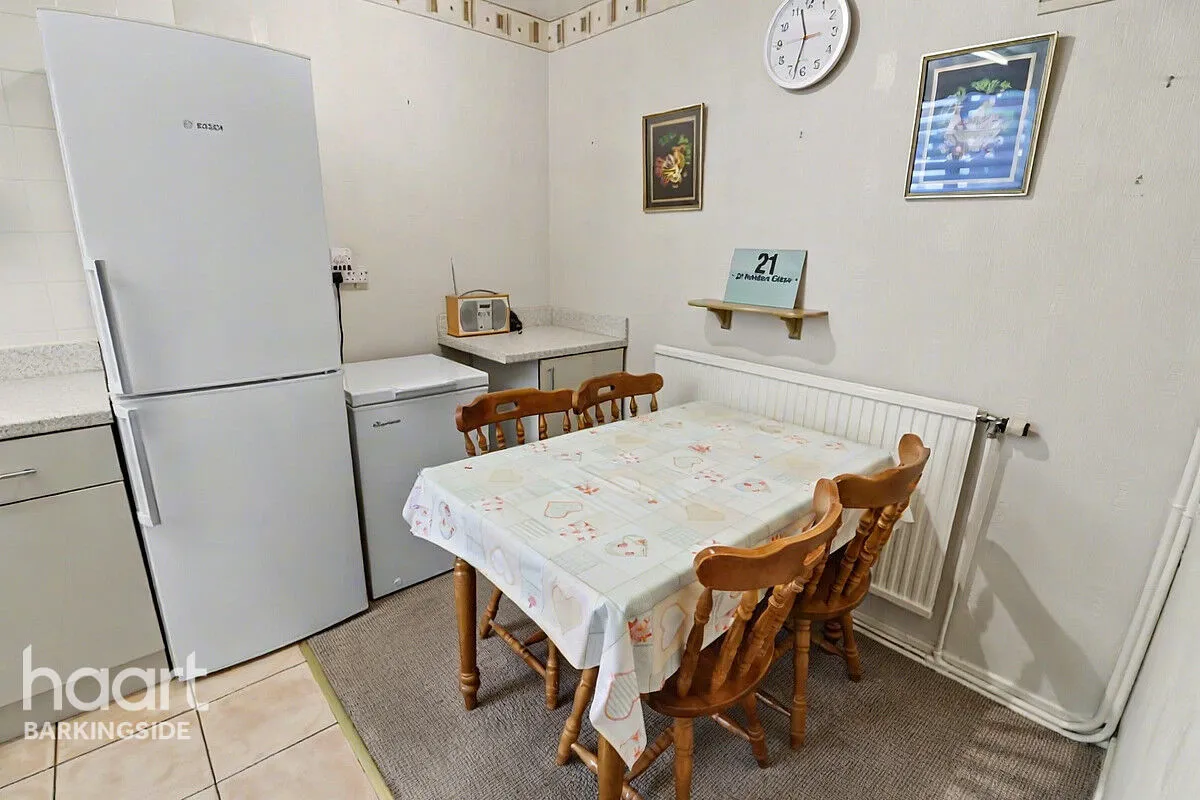 Haldon Close, Chigwell, IG7, photo 7