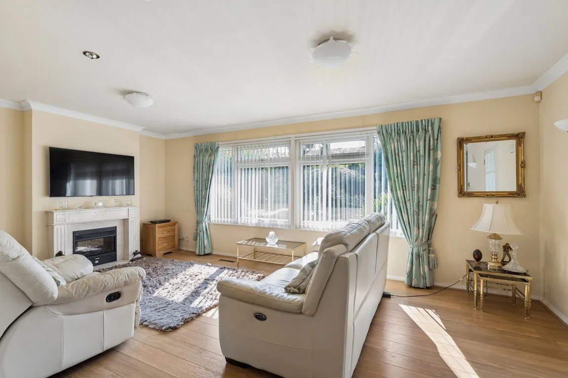 Curzon Place, Pinner, HA5, photo 4