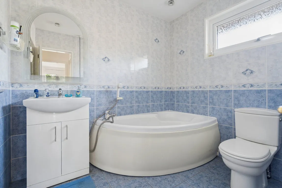 Curzon Place, Pinner, HA5, photo 15