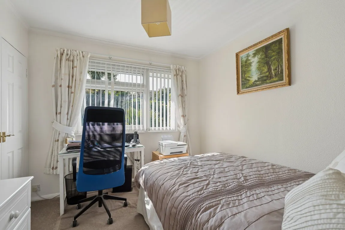 Curzon Place, Pinner, HA5, photo 12