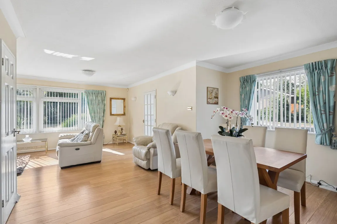 Curzon Place, Pinner, HA5, photo 7