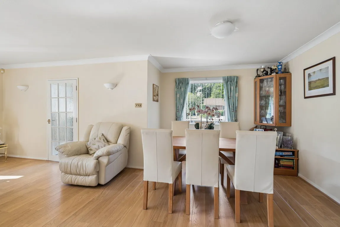 Curzon Place, Pinner, HA5, photo 6