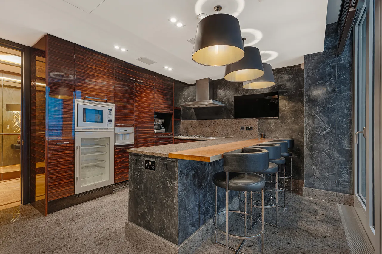 The Knightsbridge Apartments, Knightsbridge, SW7, photo 4