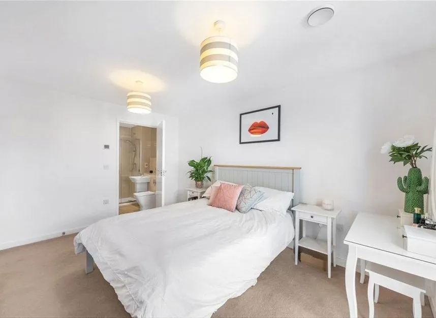 Baltic Avenue, Brentford, TW8, photo 5