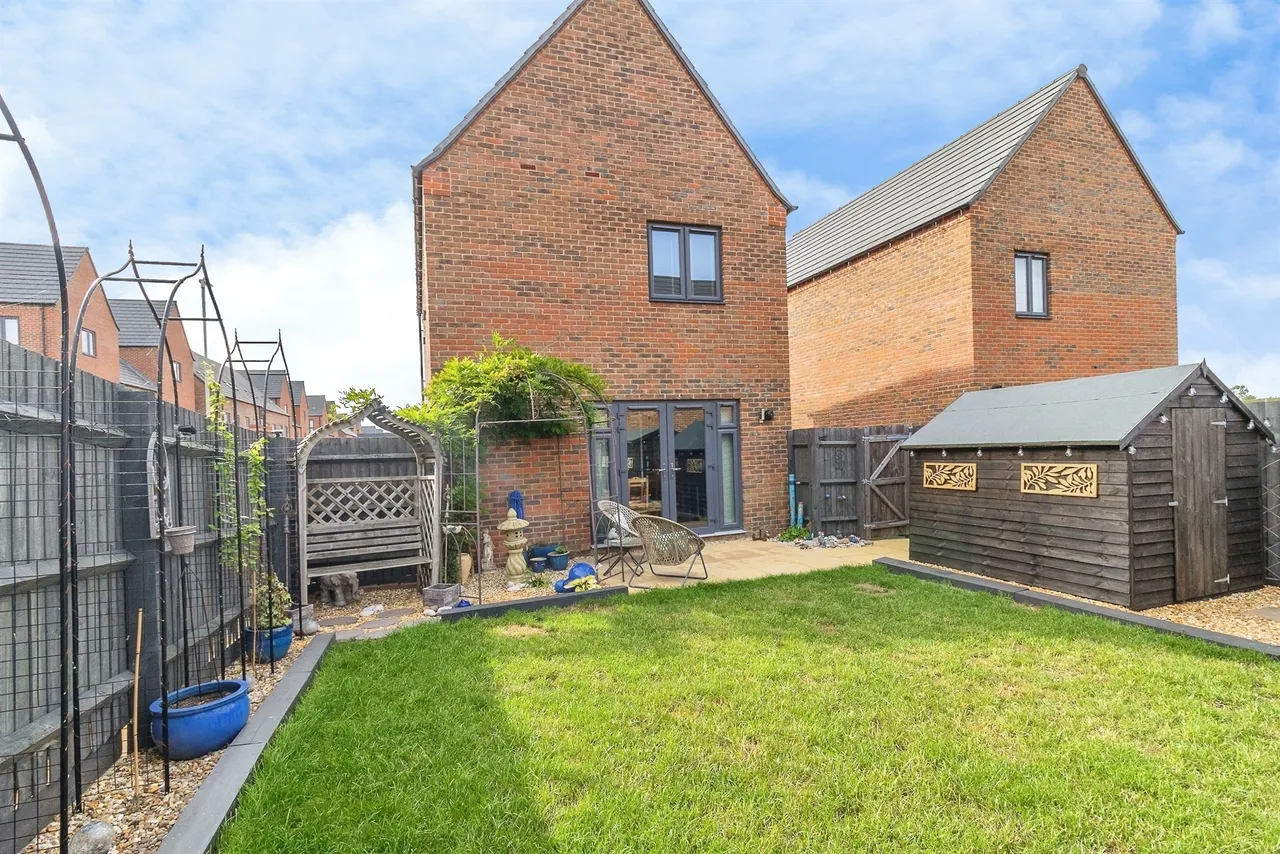 Hawthorn Lane, Houghton Regis, LU5, photo 2