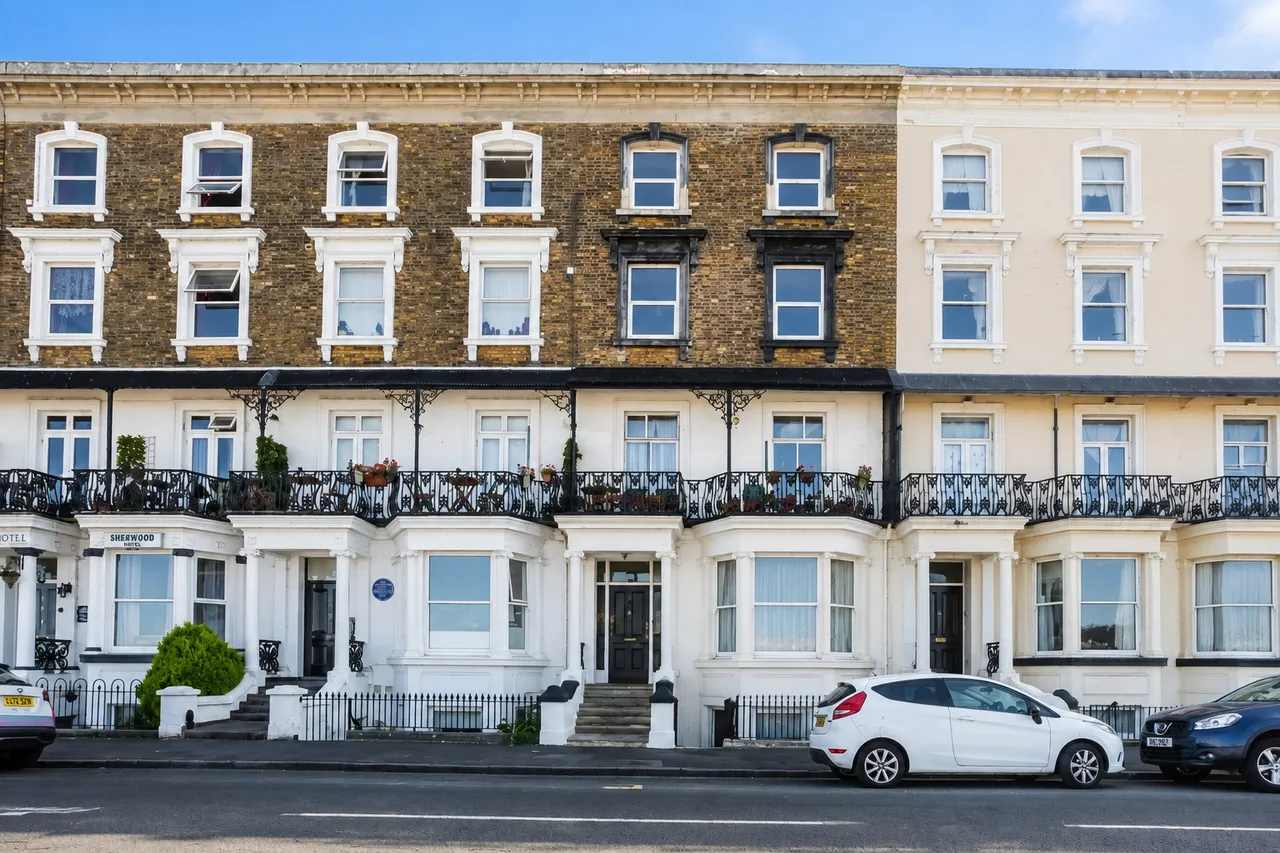 1 bed flat for sale, Ethelbert Crescent, Margate, CT9