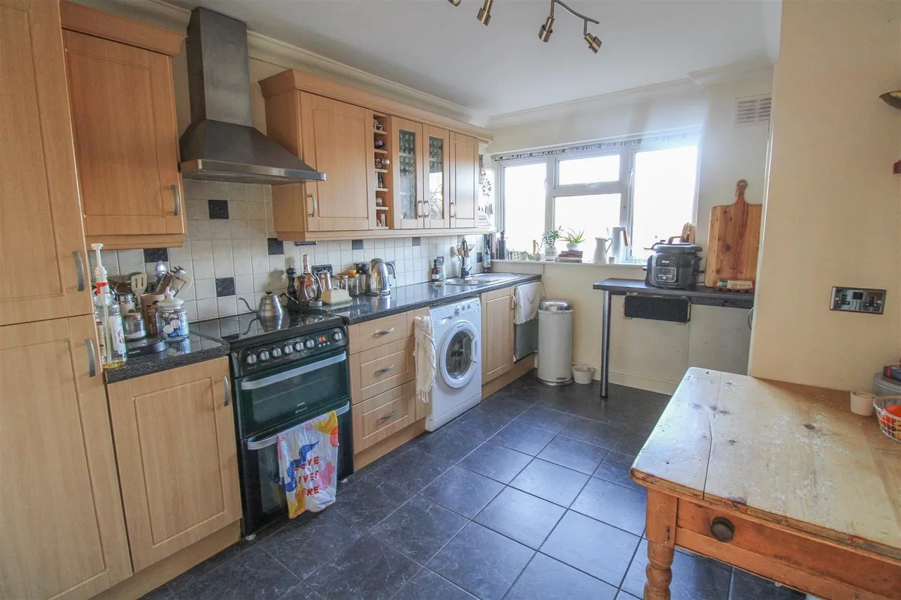 Tanys Dell, Harlow, CM20, photo 6