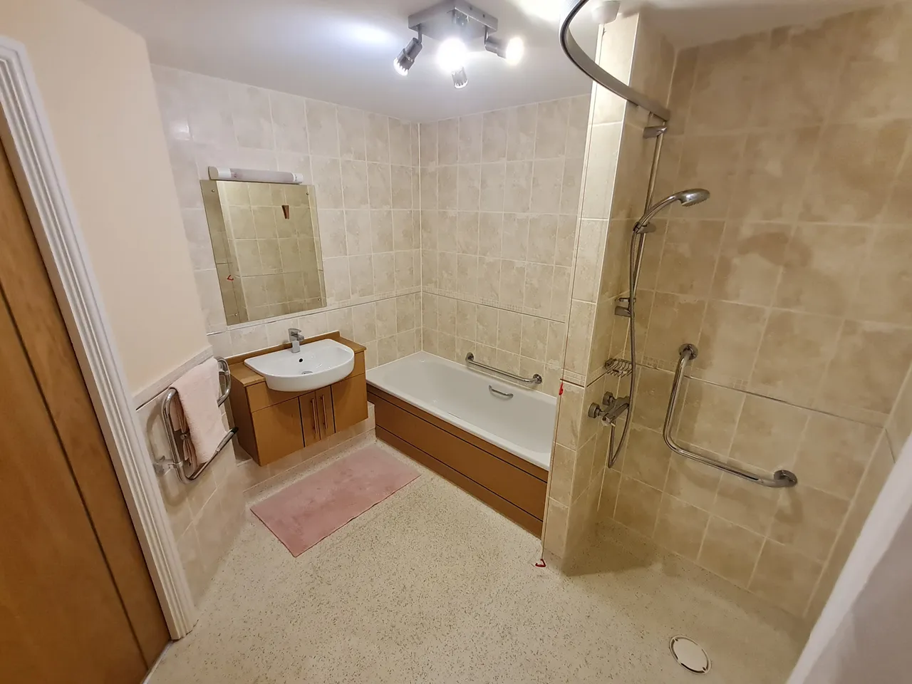 Somers Brook Court, Retirement Apartment, PO30, photo 9