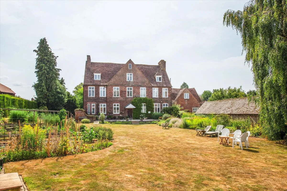 High Street, Yalding, ME18, photo 19