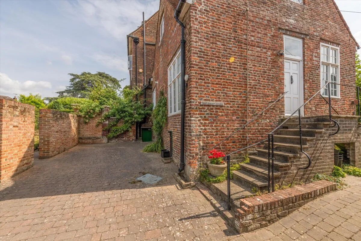High Street, Yalding, ME18, photo 17