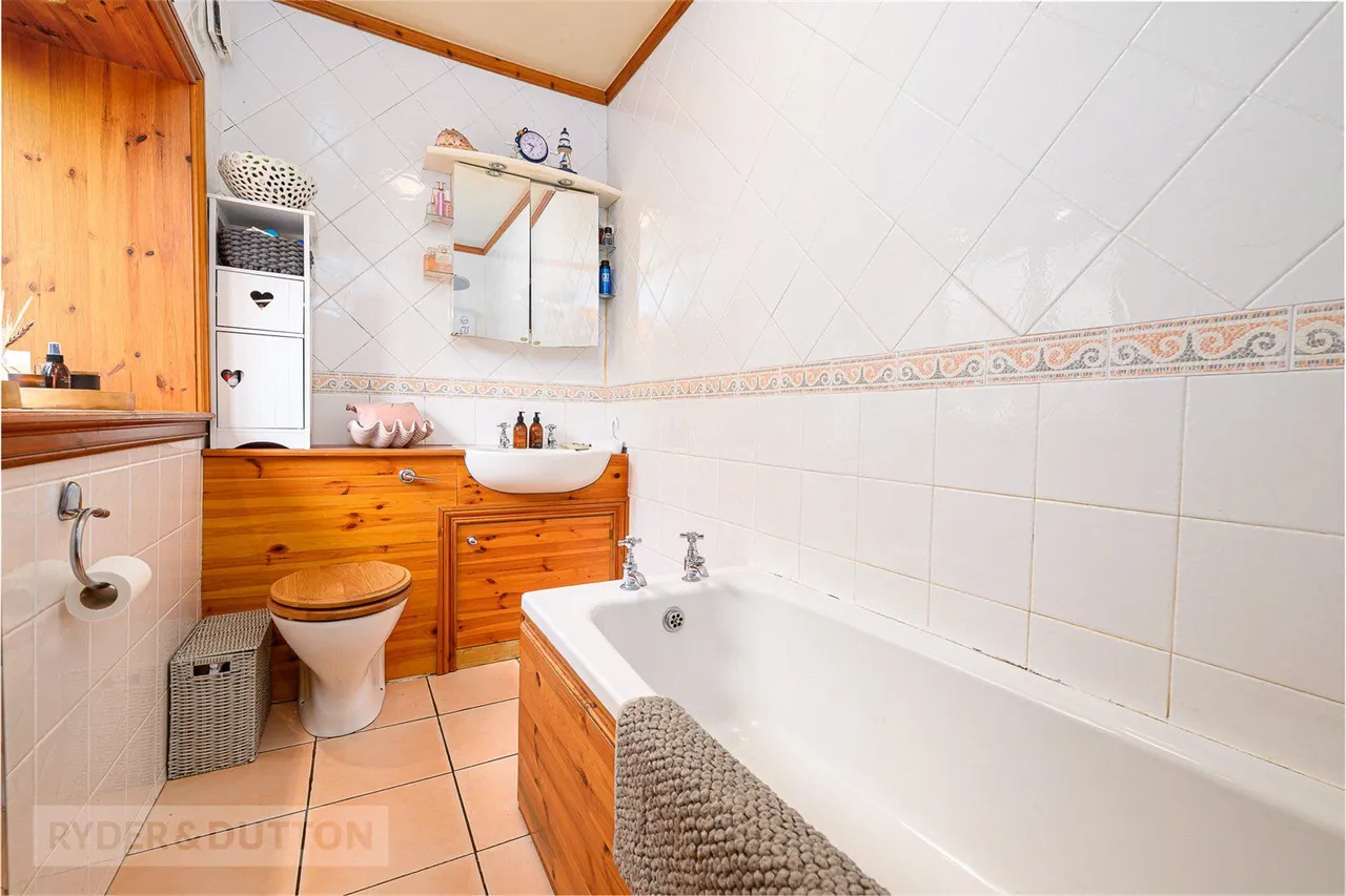 Lane Top, Linthwaite, HD7, photo 10