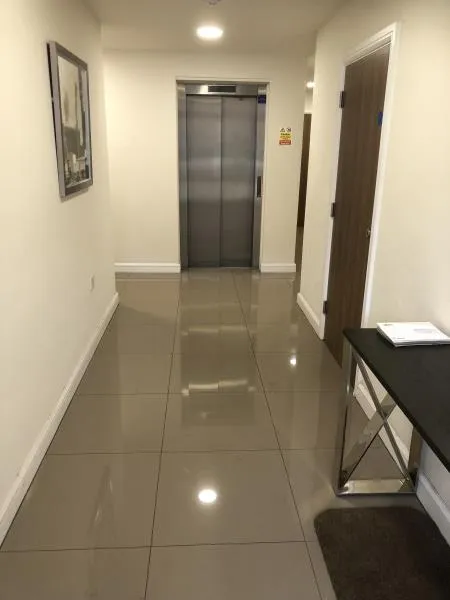 Lyon Road, Walton-on-Thames, KT12, photo 6