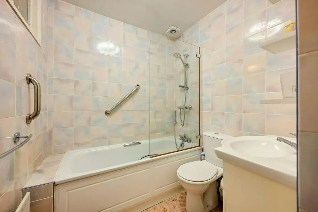 Poyntell Crescent, Chislehurst, BR7, photo 15