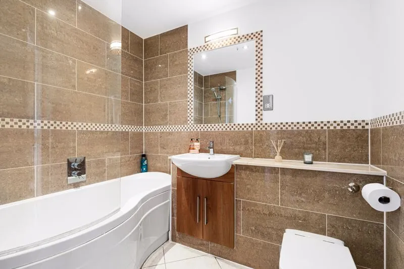 Bridge Street, Walton-On-Thames KT12 1AG, photo 5