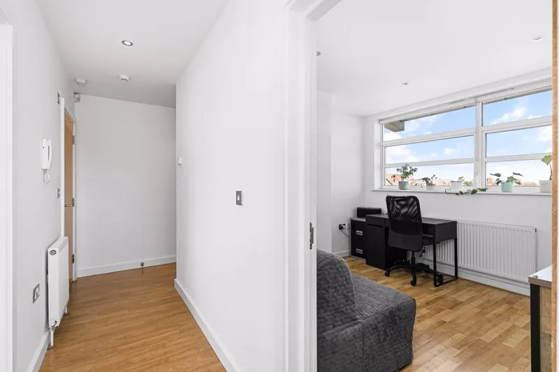 Bridge Street, Walton-On-Thames KT12 1AG, photo 14