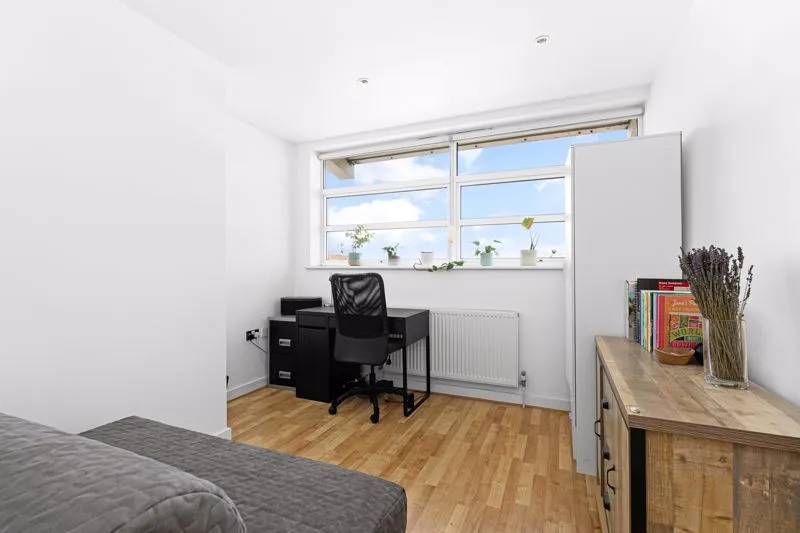 Bridge Street, Walton-On-Thames KT12 1AG, photo 7