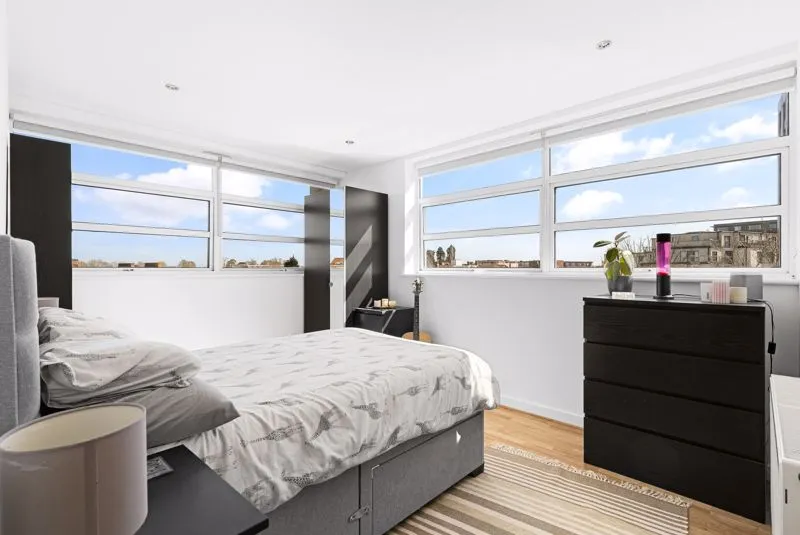 Bridge Street, Walton-On-Thames KT12 1AG, photo 6