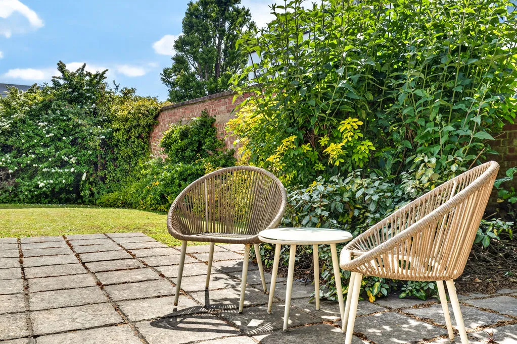 Bridge Street, Walton-On-Thames KT12 1AG, photo 18