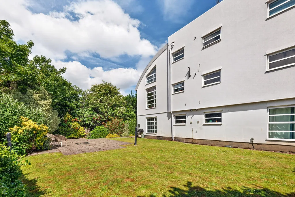 Bridge Street, Walton-On-Thames KT12 1AG, photo 16