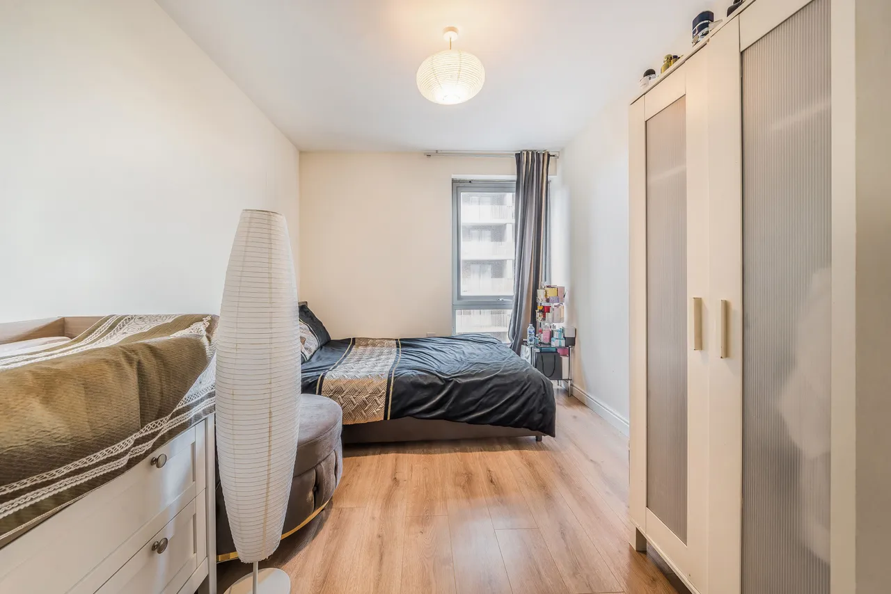 77 Trentham Court, Victoria Road, London, photo 12