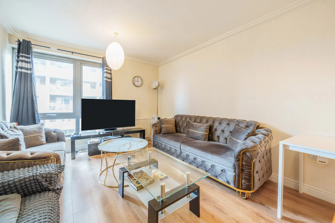 77 Trentham Court, Victoria Road, London, photo 11