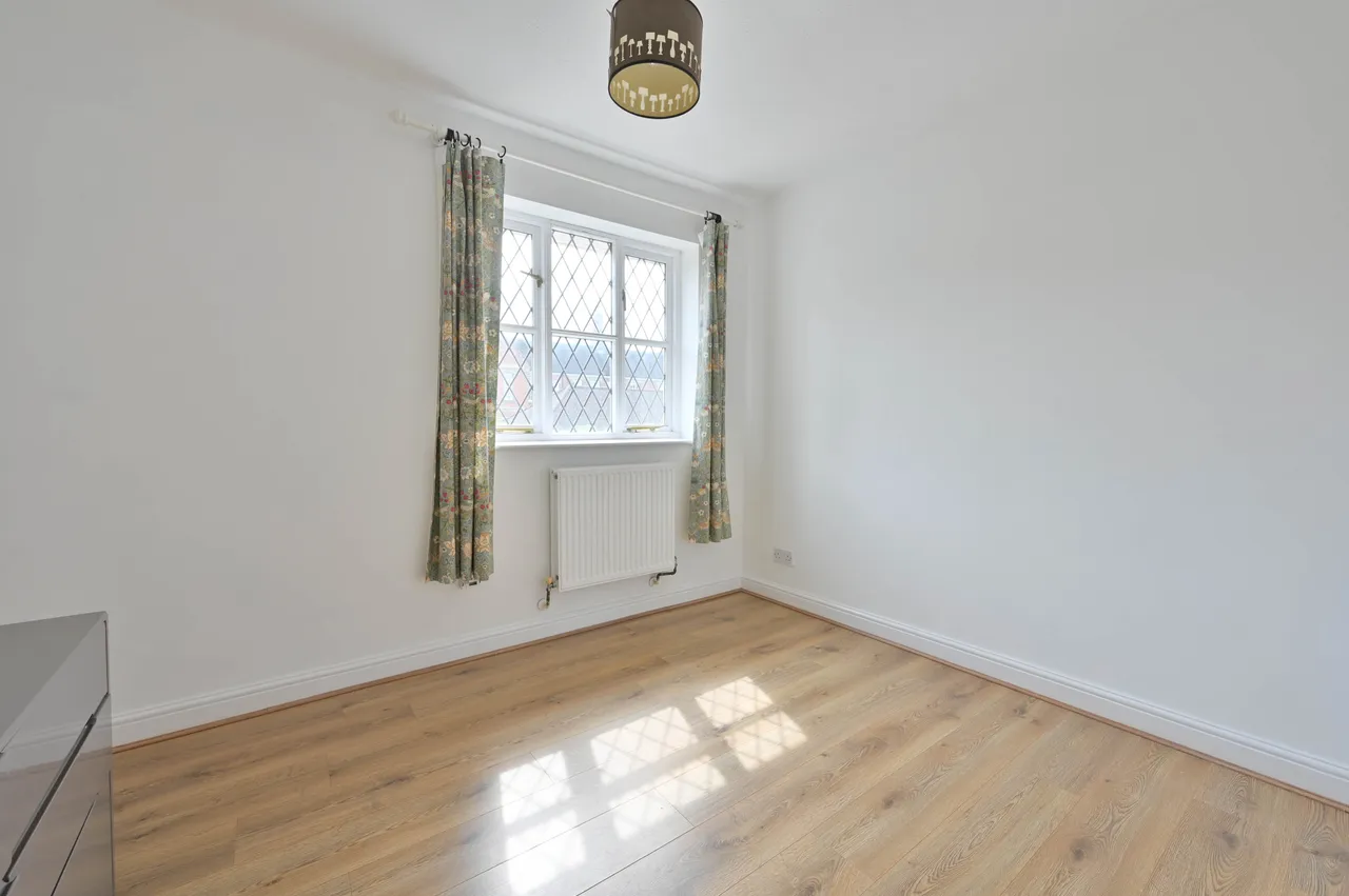 5 Teviot Close, Guildford, photo 5