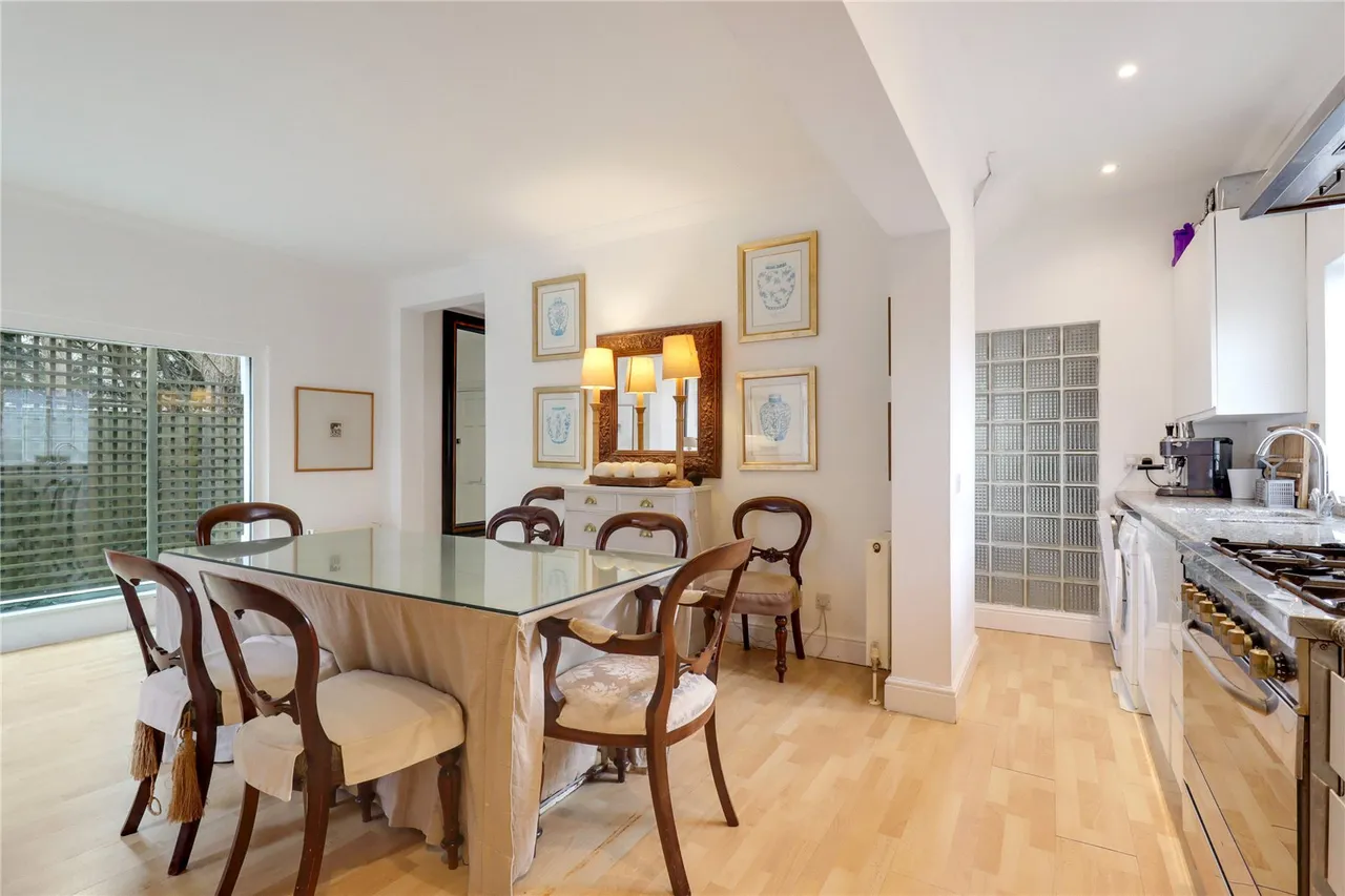 Kennel Lane, Windlesham, Surrey, GU20 6AA, photo 8