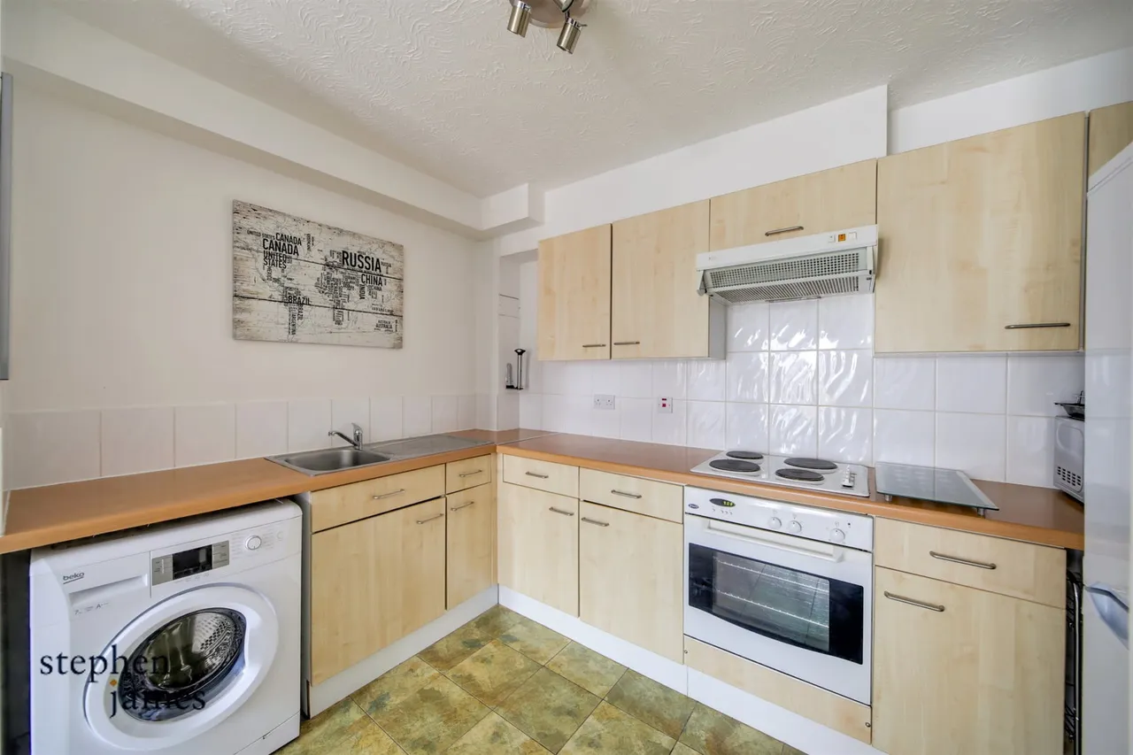 Astra Apartments, 250 Globe Road, London, E2, photo 3