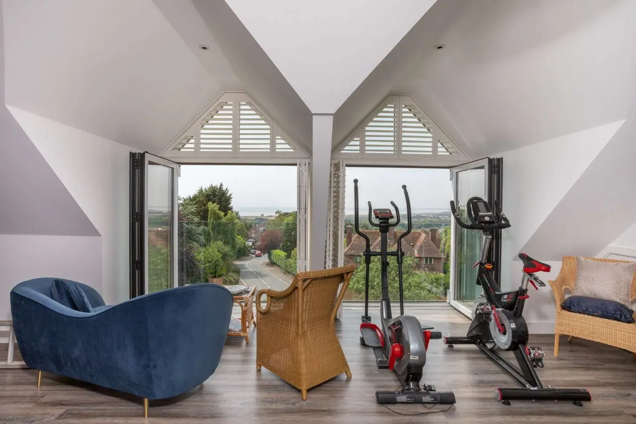 St. Johns Road, Hythe, Kent, CT21 4BE, photo 8