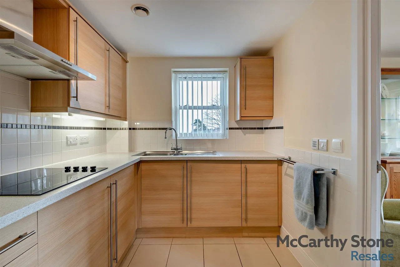 Victoria Road, Malvern, WR14, photo 6