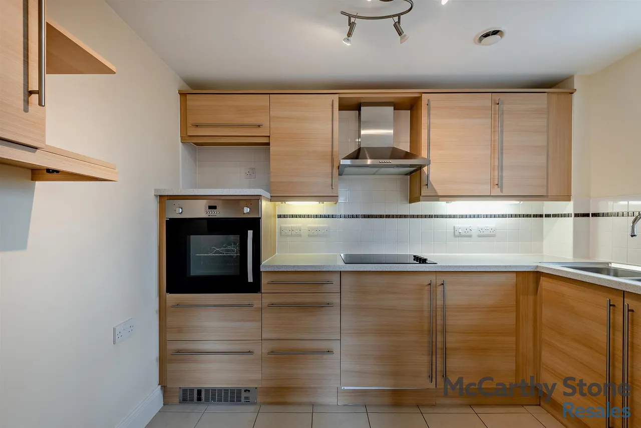 Victoria Road, Malvern, WR14, photo 7