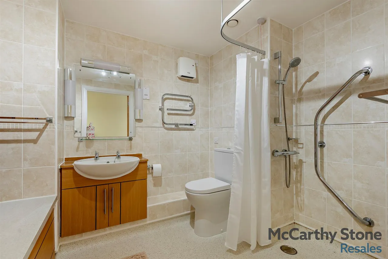 Victoria Road, Malvern, WR14, photo 13