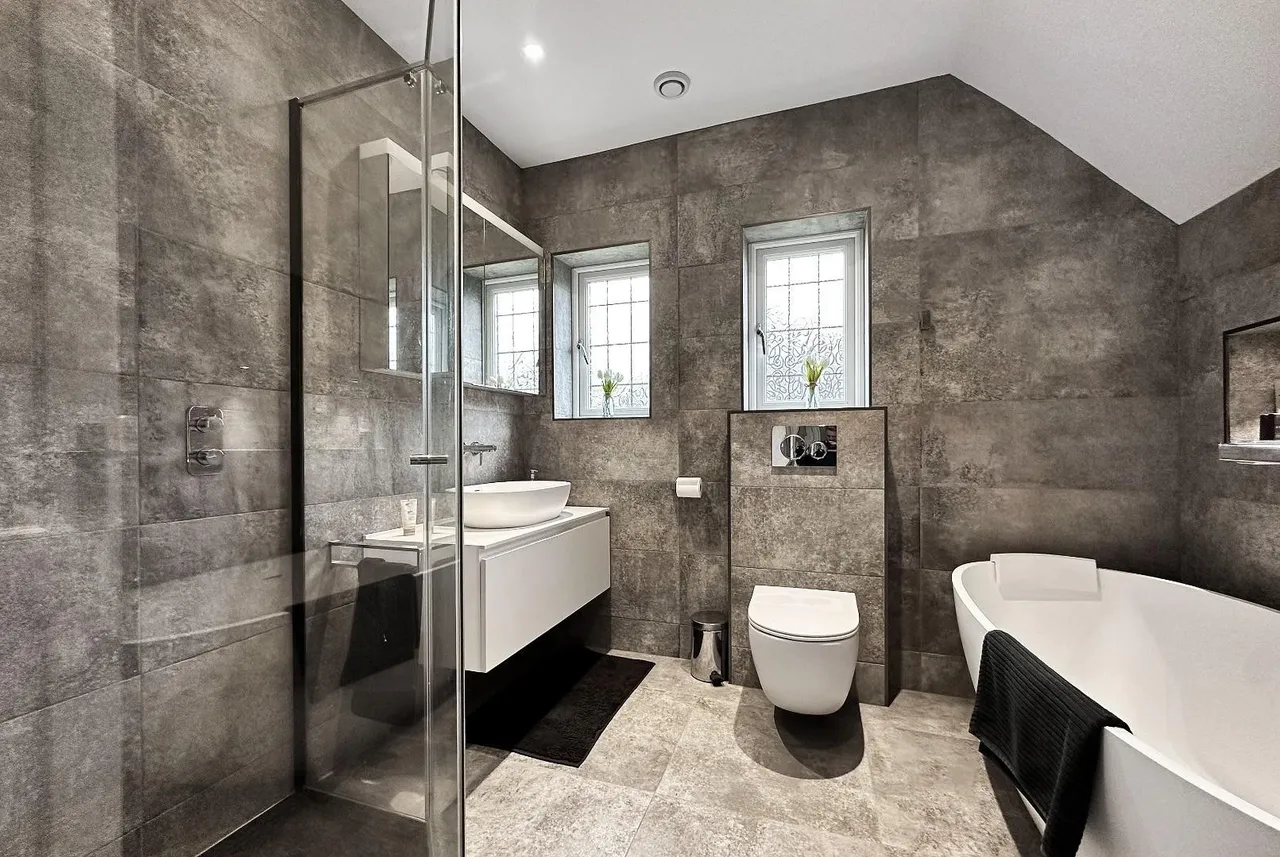 Woodhead Road, Hale, Cheshire WA15 9LD, photo 36
