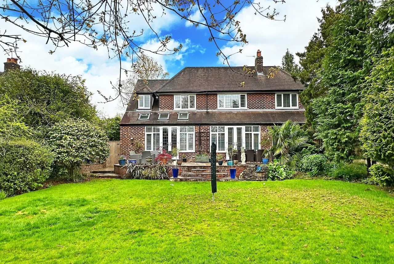 Woodhead Road, Hale, Cheshire WA15 9LD, photo 31