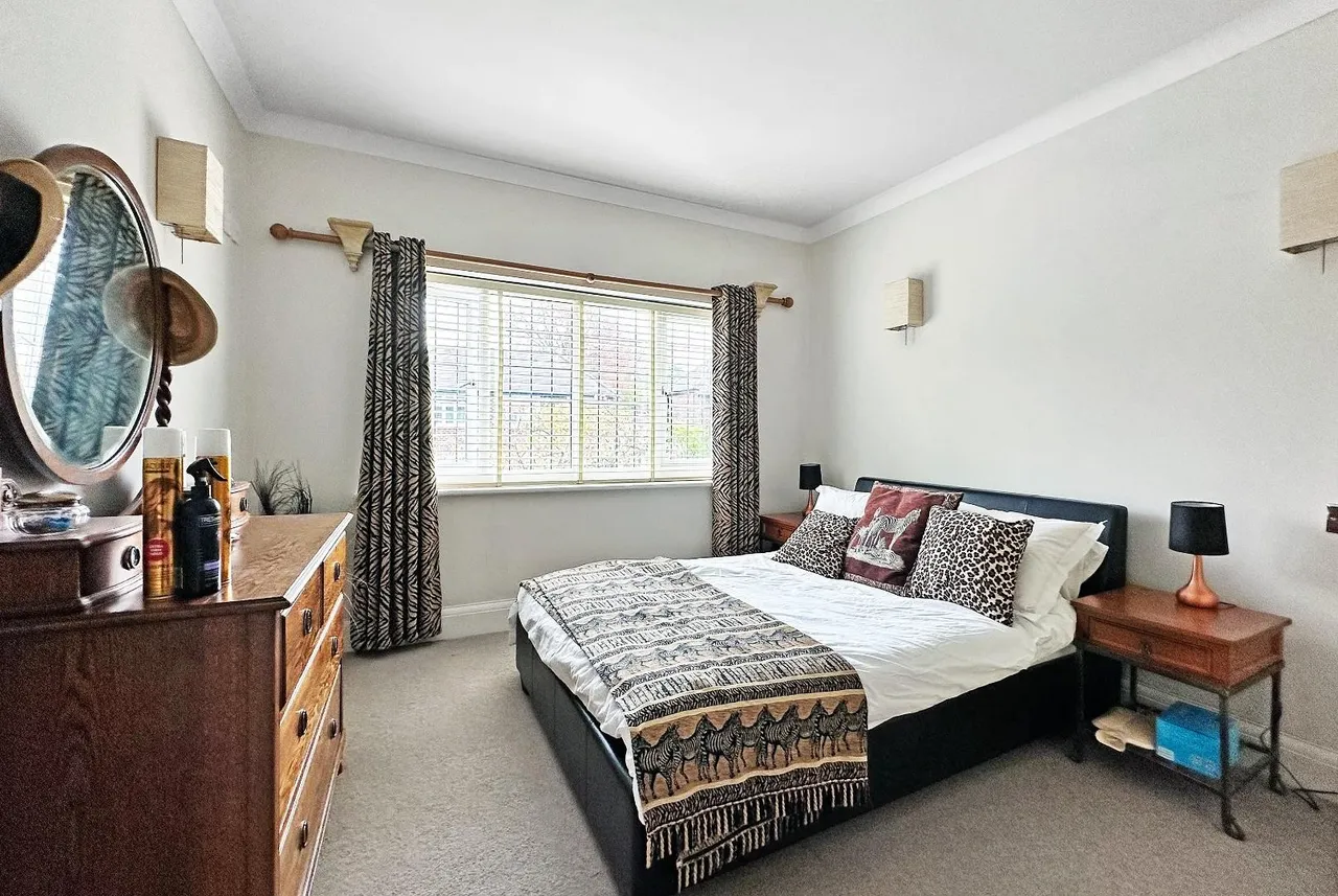 Woodhead Road, Hale, Cheshire WA15 9LD, photo 50