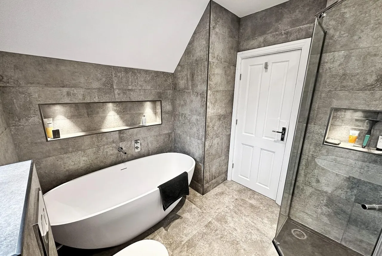 Woodhead Road, Hale, Cheshire WA15 9LD, photo 39