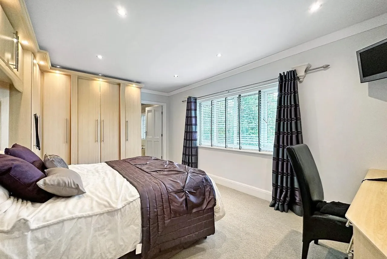 Woodhead Road, Hale, Cheshire WA15 9LD, photo 40