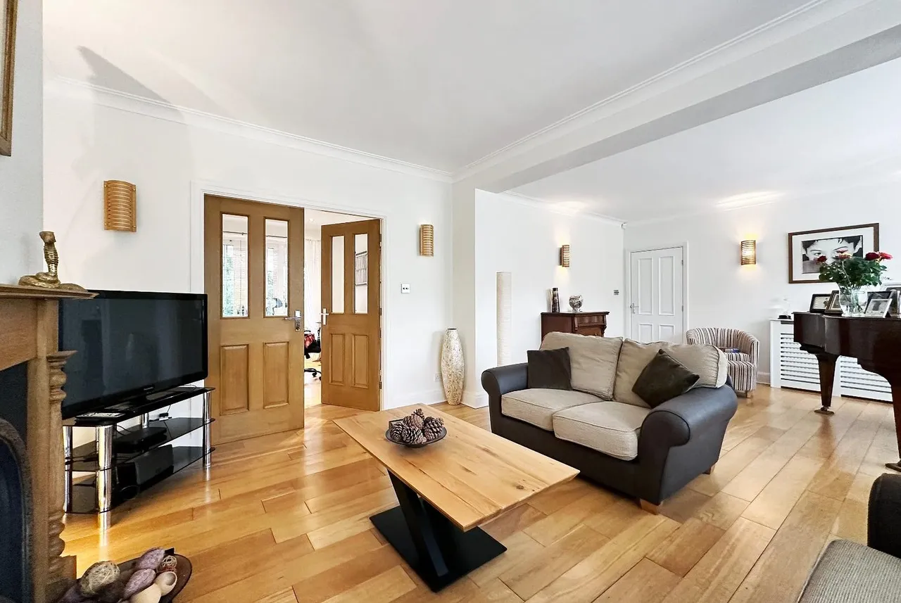 Woodhead Road, Hale, Cheshire WA15 9LD, photo 10