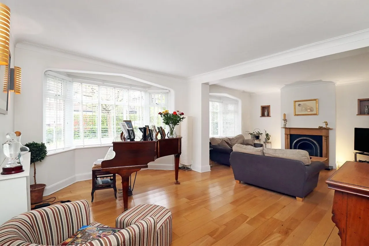 Woodhead Road, Hale, Cheshire WA15 9LD, photo 5